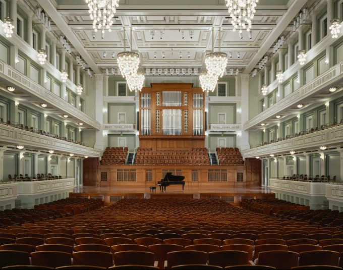 Nashville Symphony: Giancarlo Guerrero - Holst's The Planets at Schermerhorn Symphony Center